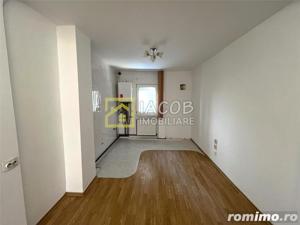 Apartament 3 camere decomandate, pretabil afacere, loc. Comanesti, jud. Bacau - imagine 8