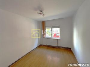 Apartament 3 camere decomandate, pretabil afacere, loc. Comanesti, jud. Bacau - imagine 14