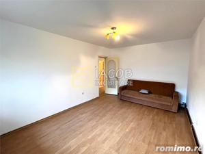 Apartament 3 camere decomandate, pretabil afacere, loc. Comanesti, jud. Bacau - imagine 9