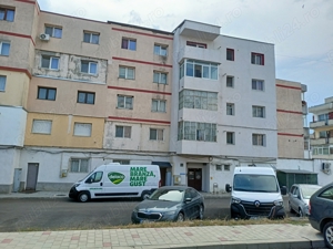 Vând apartament cu 2 camere Buhuși  - imagine 9