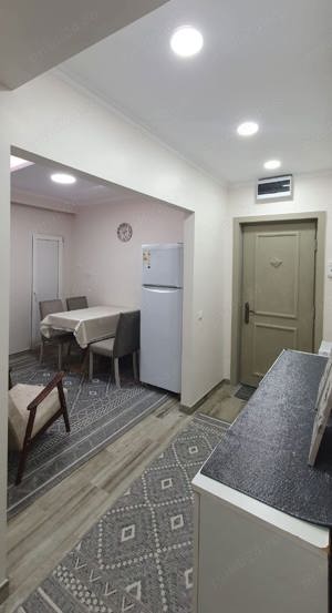 Apartament cu trei camere în bloc tip vila  - imagine 6