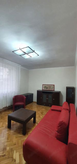 Apartament cu trei camere în bloc tip vila  - imagine 2