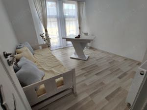 Inchiriezi garsoniera cu doua nivele