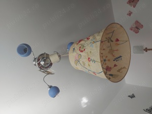 Pendul, lustra cu flori , abajururi