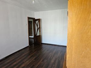 Apartament 2 camere peste strada de Mall - imagine 2