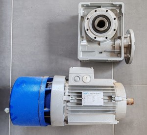 Motoreductor ax iesire tubular diametru 30mm - imagine 3 Motoreductor ax iesire tubular diametru 30mm - imagine 3