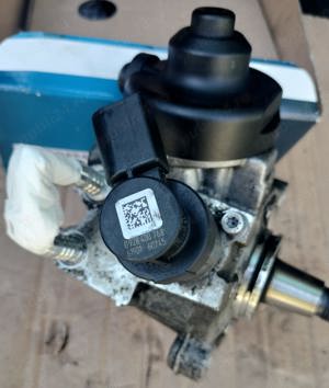 Pompă înalte, Passat B8, DFCA, cod 04L 155 740 D - imagine 2