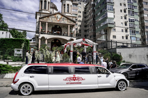 Inchiriez Limuzina pentru evenimente private - imagine 5
