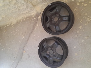 Vând 2 jante pentru ford focus