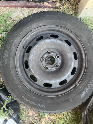 Vând jantă si anvelopă pe 15'