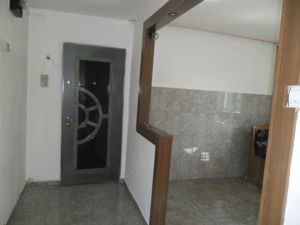 De vanzare !!! Apartament 2 cam Cetate - imagine 2