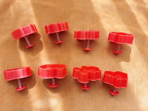 Jucarii - Pansoane pentru turta dulce - plastilina etc - imagine 2