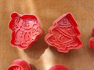 Jucarii - Pansoane pentru turta dulce - plastilina etc - imagine 9