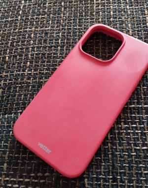 De vînzare husa iPhone 13 pro culoare roșie de la vetter. Este in stare foarte buna. Mulțumesc. - imagine 2