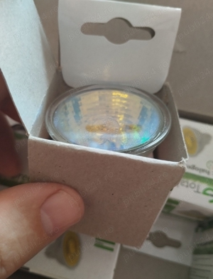 Set din zece bucăți bec halogen de 50 w. Preț 45 Ron. Mulțumesc.