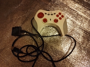 Vand  CONSOLE pentru jocuri  la televizor sau calculator - imagine 2