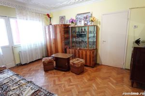 Apartament cu 3 camere de vânzare - imagine 2