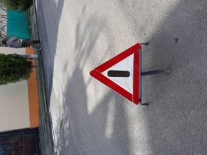 Triunghi reflectorizant auto ,omologat ,pliant ,in cutie. - imagine 3