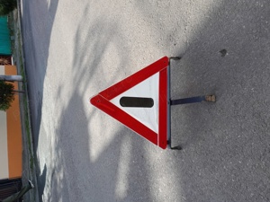 Triunghi reflectorizant auto ,omologat ,pliant ,in cutie. - imagine 2