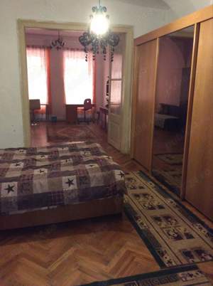 Ofer spre inchiriere apartament la casa in centrul Sibiului 