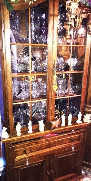 Deosebit set vitrine si comode,stejar masiv,sculptura manuala