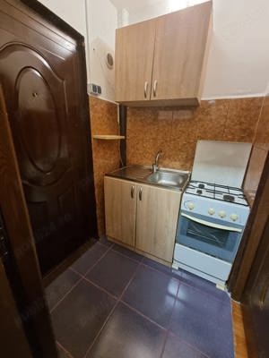 Proprietar închiriez garsonieră 