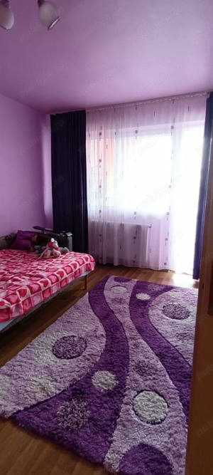 Vand apartament 3 camere Dâmbu Pietros - imagine 4