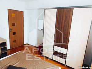 Apartament cu 3 camere, Central, Mobilat, Utilat - imagine 2