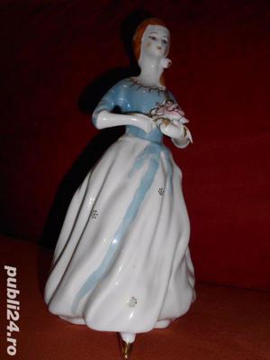 Bibelou vechi din portelan   Balerina cu trandafiri    pictat manual - imagine 10