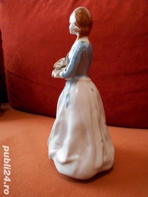 Bibelou vechi din portelan   Balerina cu trandafiri    pictat manual - imagine 7