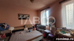 Casa de vanzare cu teren 763 mp si 5 camere 178 mpu zona Lupeni Sibiu - imagine 5