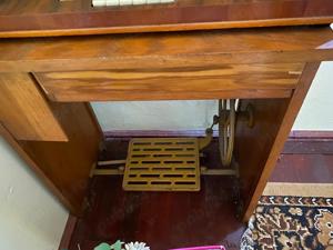 Masa lemn suport Masina de cusut 1980