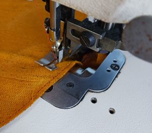 Masina de cusut si rictuit Juki full automata - imagine 2