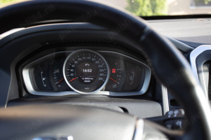 Volvo XC60 D3 Momentum  - imagine 5