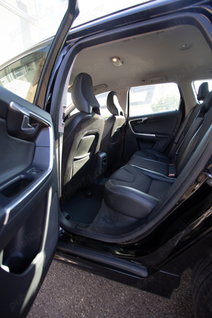 Volvo XC60 D3 Momentum  - imagine 2