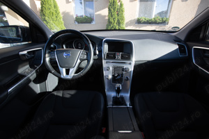 Volvo XC60 D3 Momentum  - imagine 8
