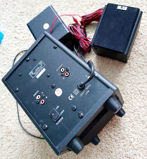 sistem 2.1 CJC Subwoofer si doi sateliti toate din lemn woofer 25W folosit doar ambiental - imagine 4