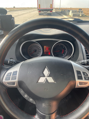 Mitsubishi Outlander 2,0did 4x4 Instyle - imagine 5