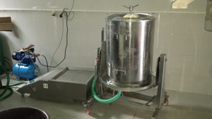 Linie procesare suc de mere - imagine 3