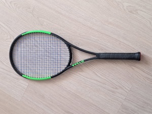 Vând rachetă de tenis de câmp 