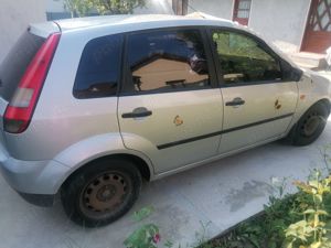 Vand ford fiesta model 2005 - imagine 2
