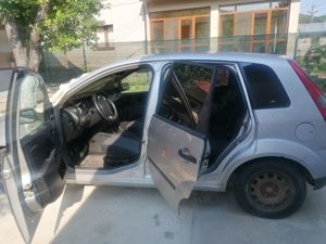 Vand ford fiesta model 2005 - imagine 3