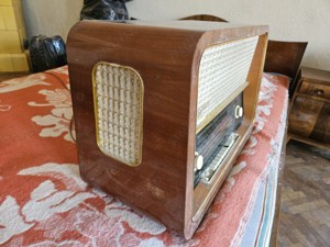 Radio vintage cu lampi tuburi - imagine 2