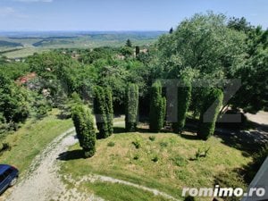 Casa, 300 mp utili, teren 2325 mp, zona sat Gheorghieni