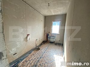 Apartament decomandat cu gradina, parcare, 3 camere în Giroc - imagine 3