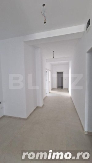 Apartament 4 camere, 121mp, terasa 18 mp, 2 locuri de parcare, Dumbrăvița - imagine 2