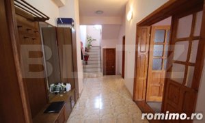 Vila, 6 camere , 180mp,  zona Mehala - imagine 3