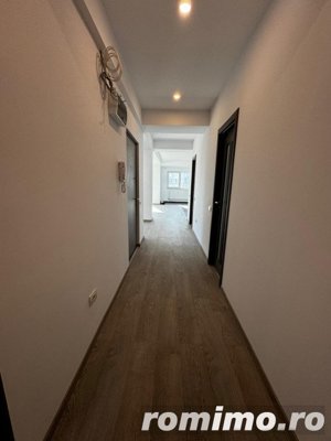 Apartament, 3 camere, 100 mp , zona centrala - imagine 2