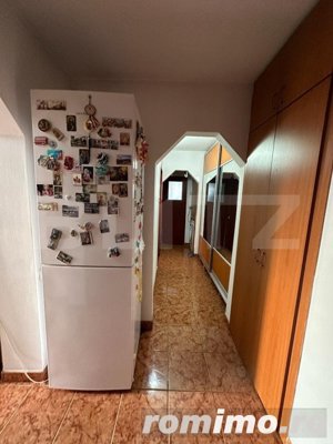 Apartament 3 camere, decomandat anul 1985  Malu Rosu - imagine 6