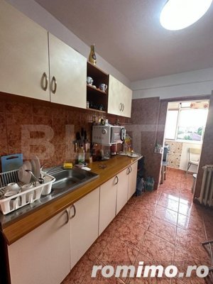 Apartament 3 camere, decomandat anul 1985  Malu Rosu - imagine 3